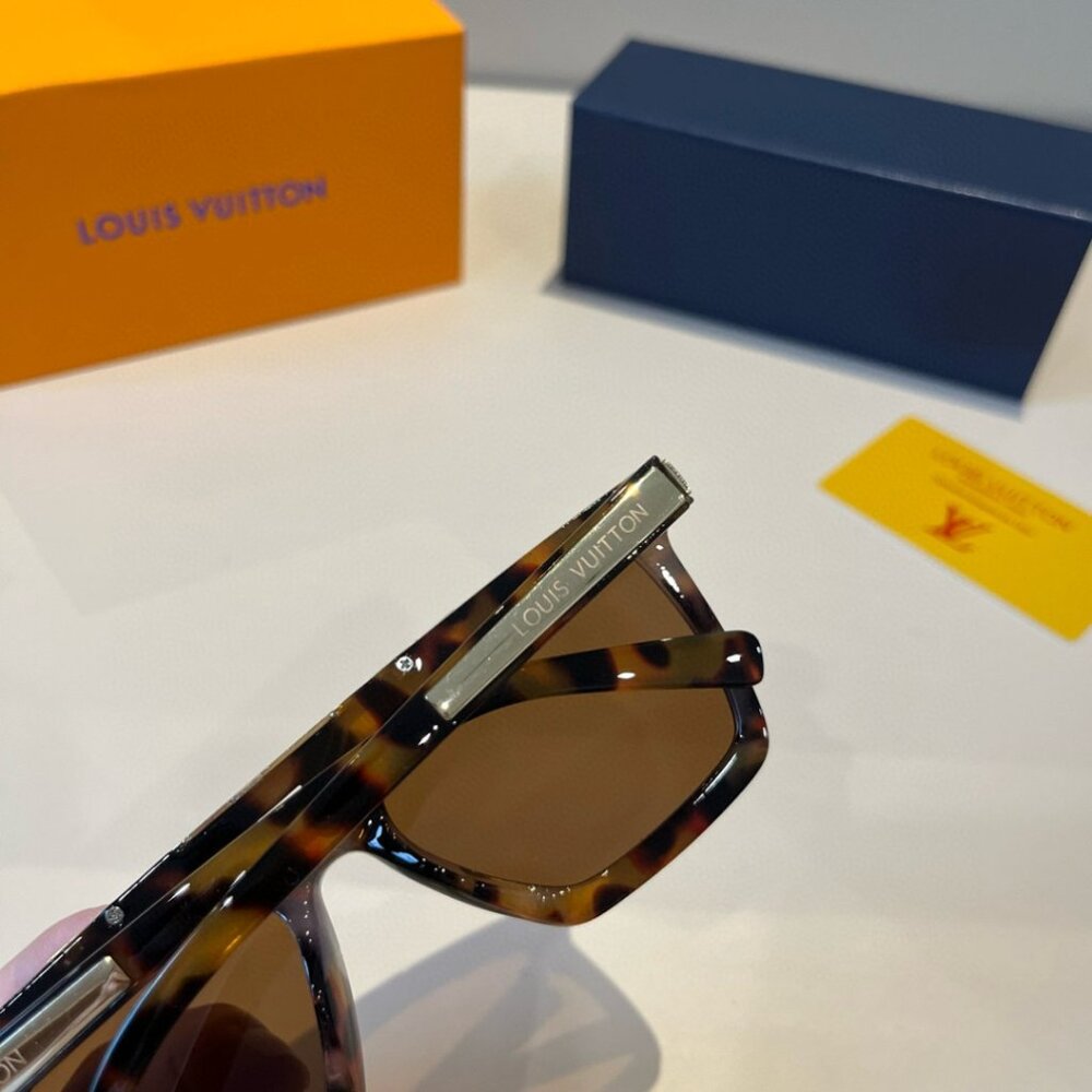 Louis Vuitton glasses - Picture 3 of 6
